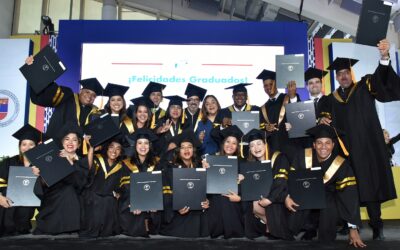 La quinta edición de la doble titulación en sostenibilidad de la UPV y la PUCMM culmina con la graduación de 17 estudiantes