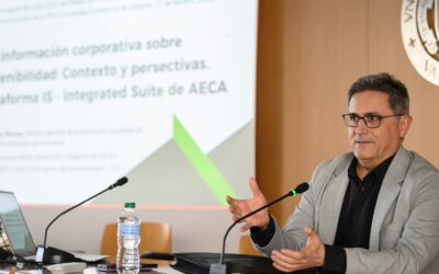 «No se cuestiona la sostenibilidad, sino la forma de implementarla», afirma José Luis Lizcano (AECA) en la apertura del curso 2026 del Máster RSC UPV